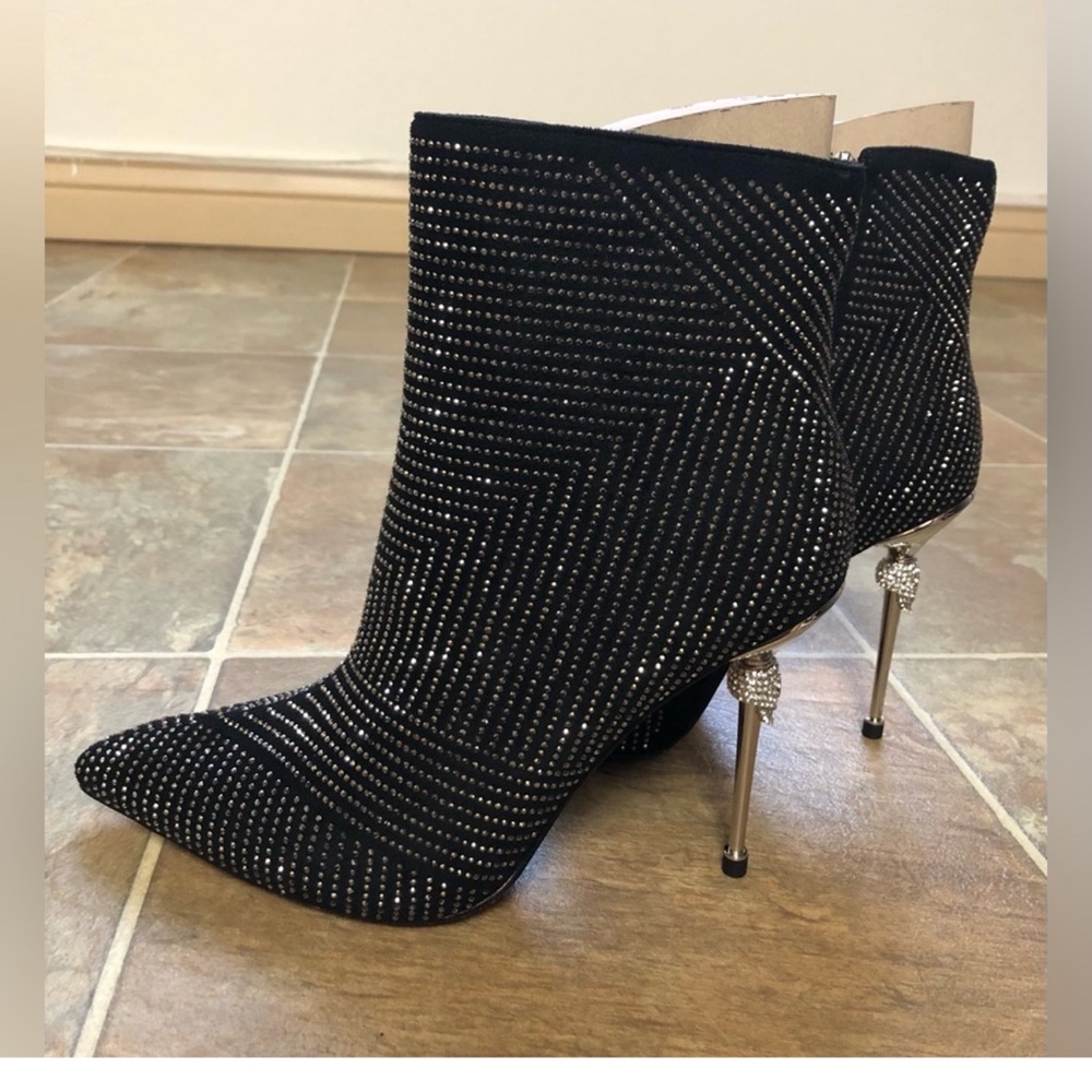 Skull rhinestones bootie